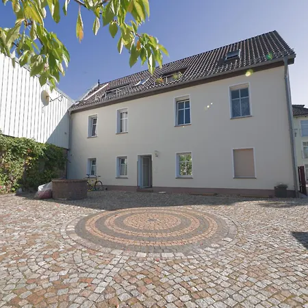 Appartement Urbanes Dachrefugium Mit Balkon